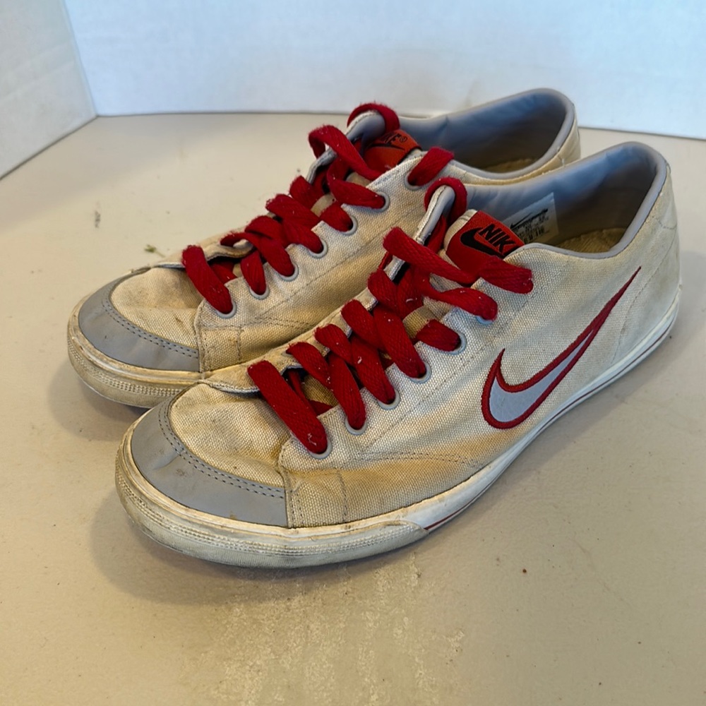 Nike Capri Gray Red Casual Shoes